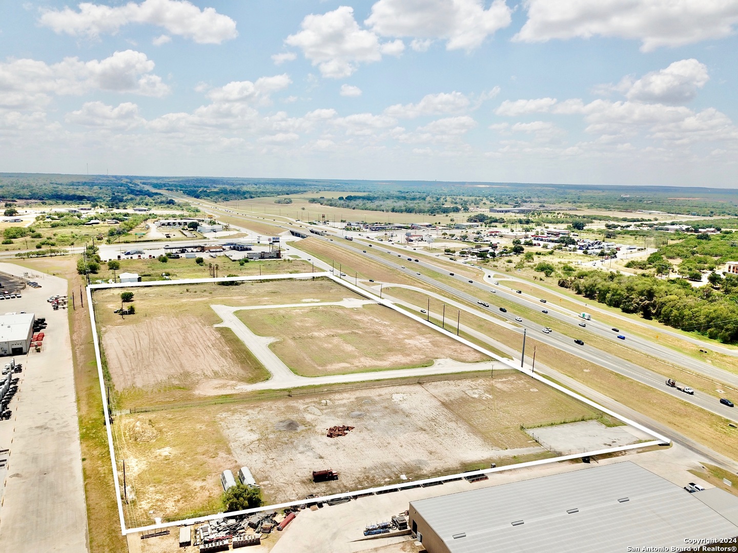 20030 interstate 37, Elmendorf, TX 78112 — photo 1