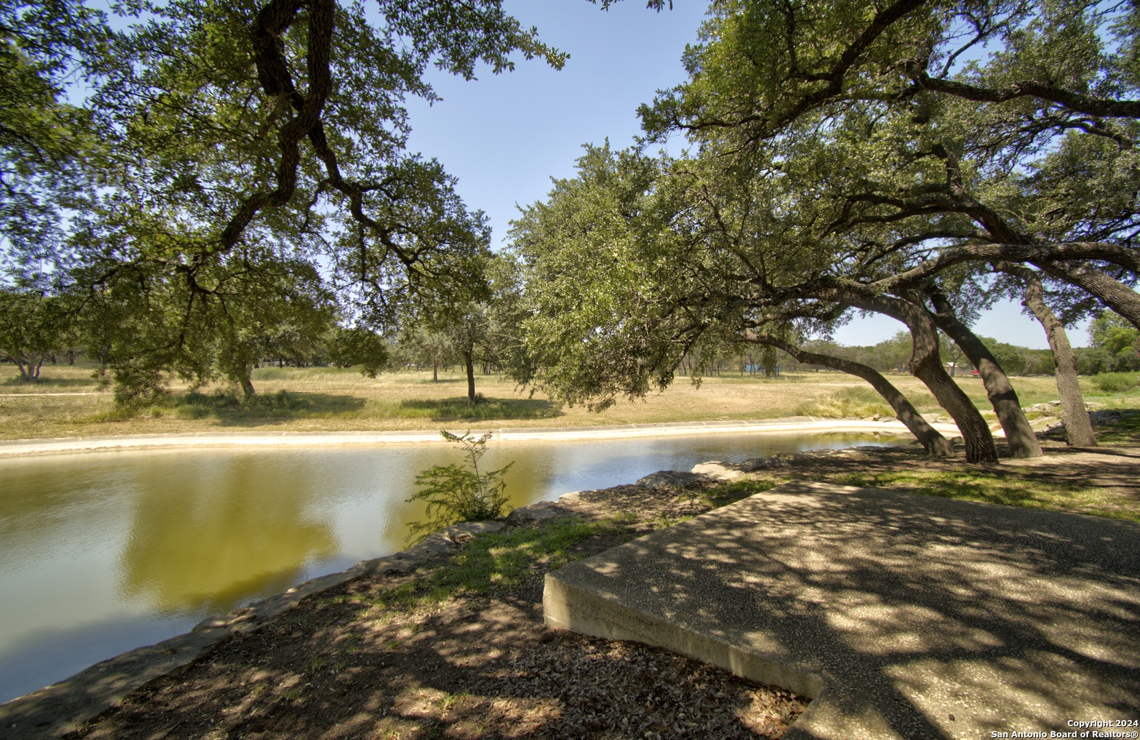 2006 Valencia Dr, Kerrville, TX 78028 — photo 1