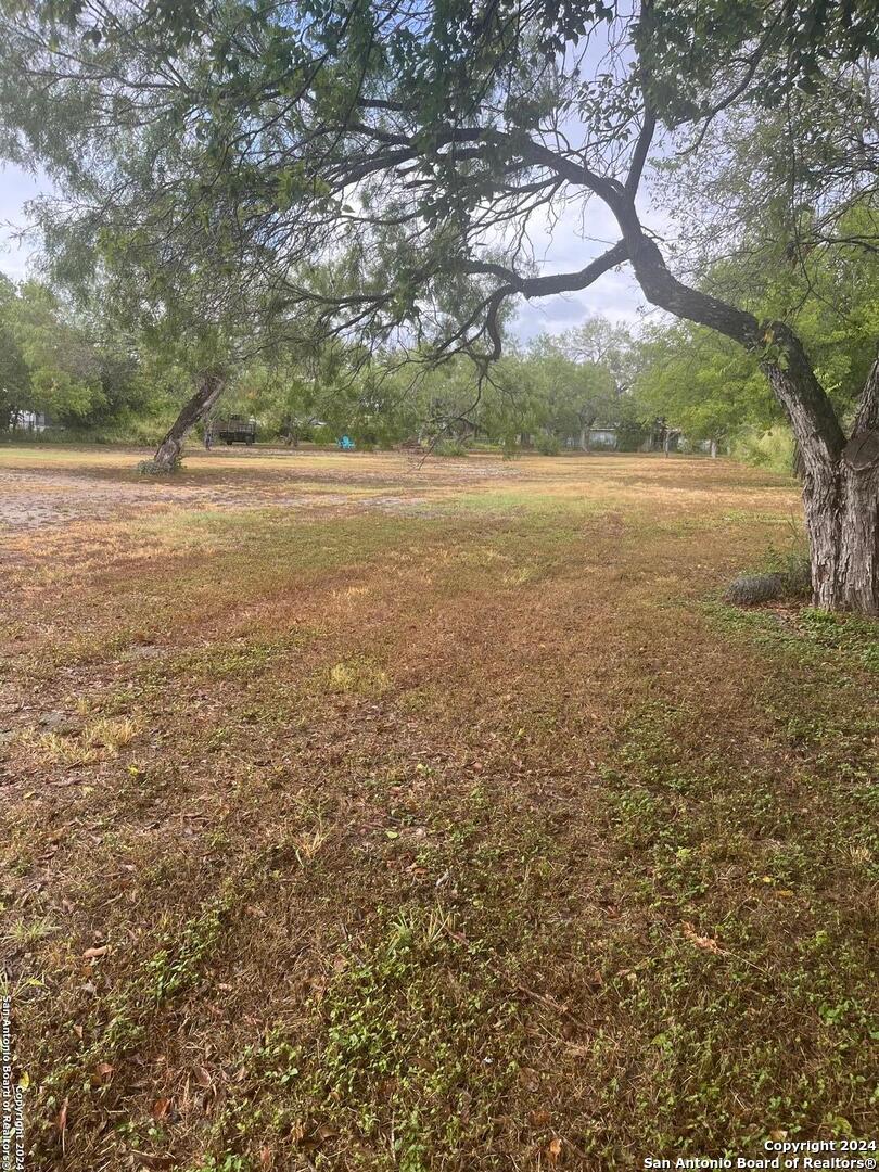 831 Villaret Blvd., San Antonio, TX 78224 — photo 1