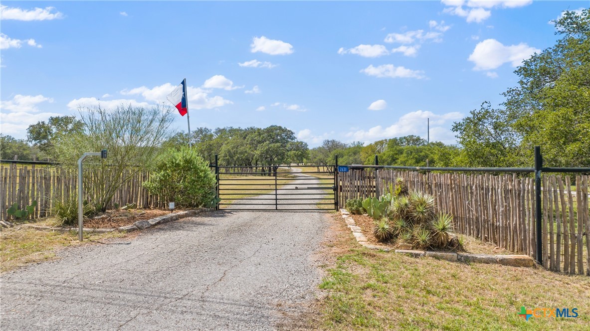 2631 N US Highway 281, Johnson City, TX 78636 — photo 1