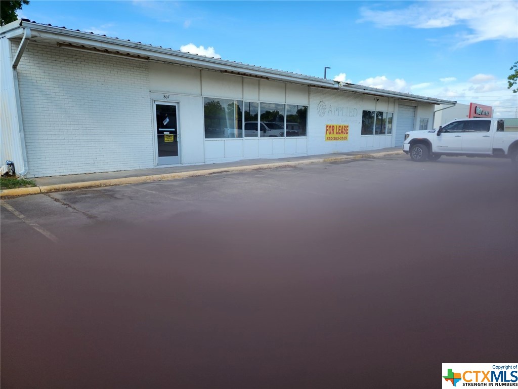 807 E Main