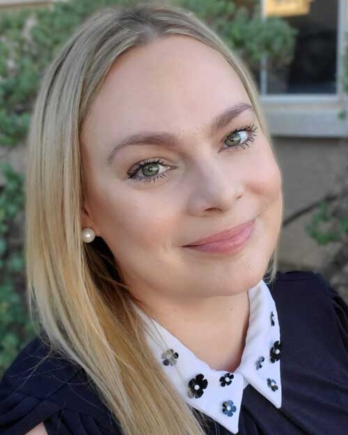 Stephanie Bell is a real estate agent in Henderson