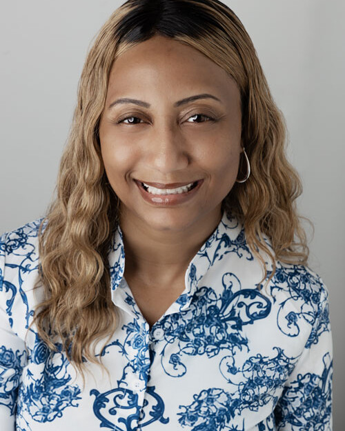 Chini Everett is a real estate agent in Henderson